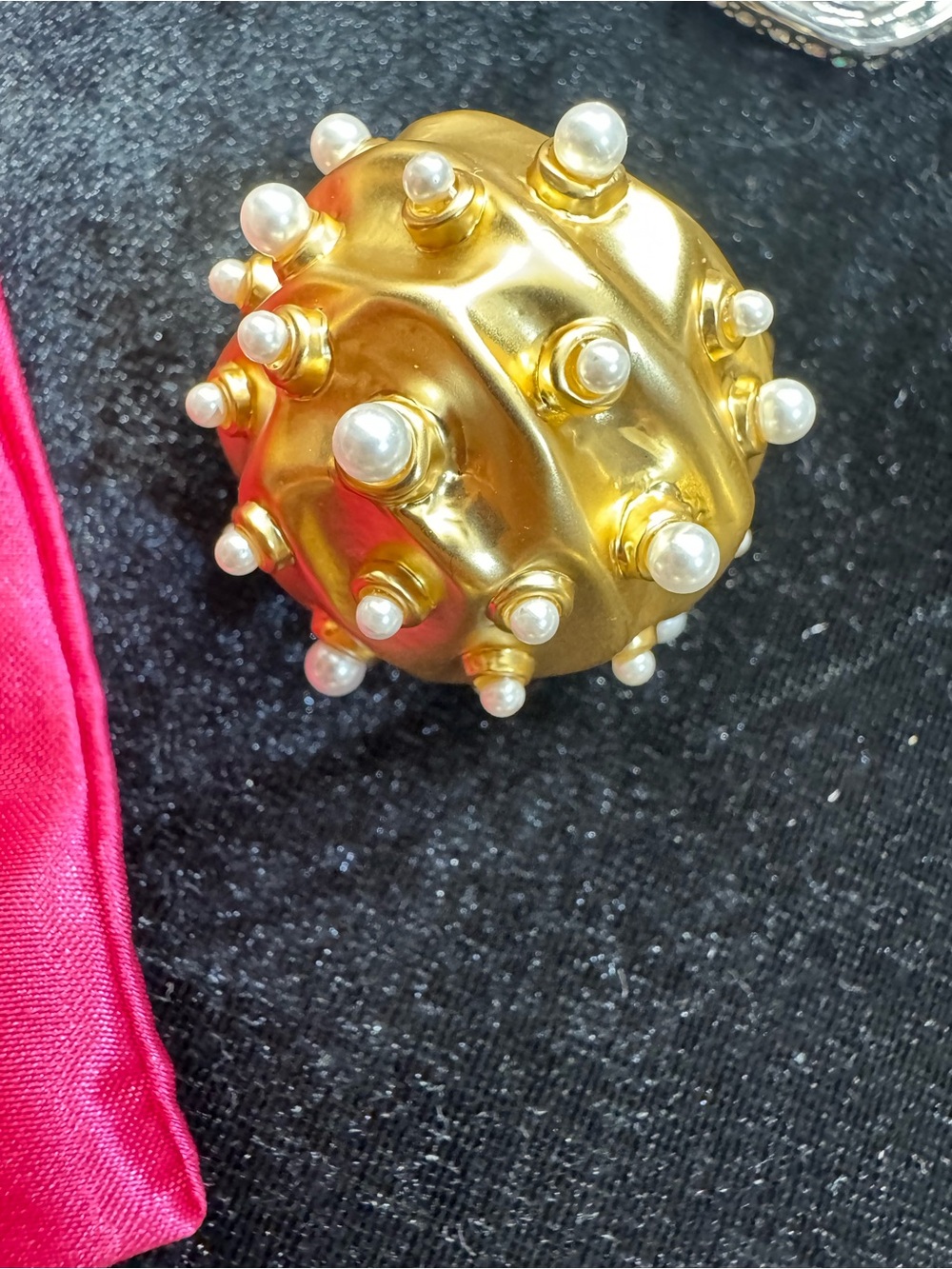Schiaparelli insp Gold and Pearl Statement Necklace & Earring & Ring Set - Picture 8 of 16